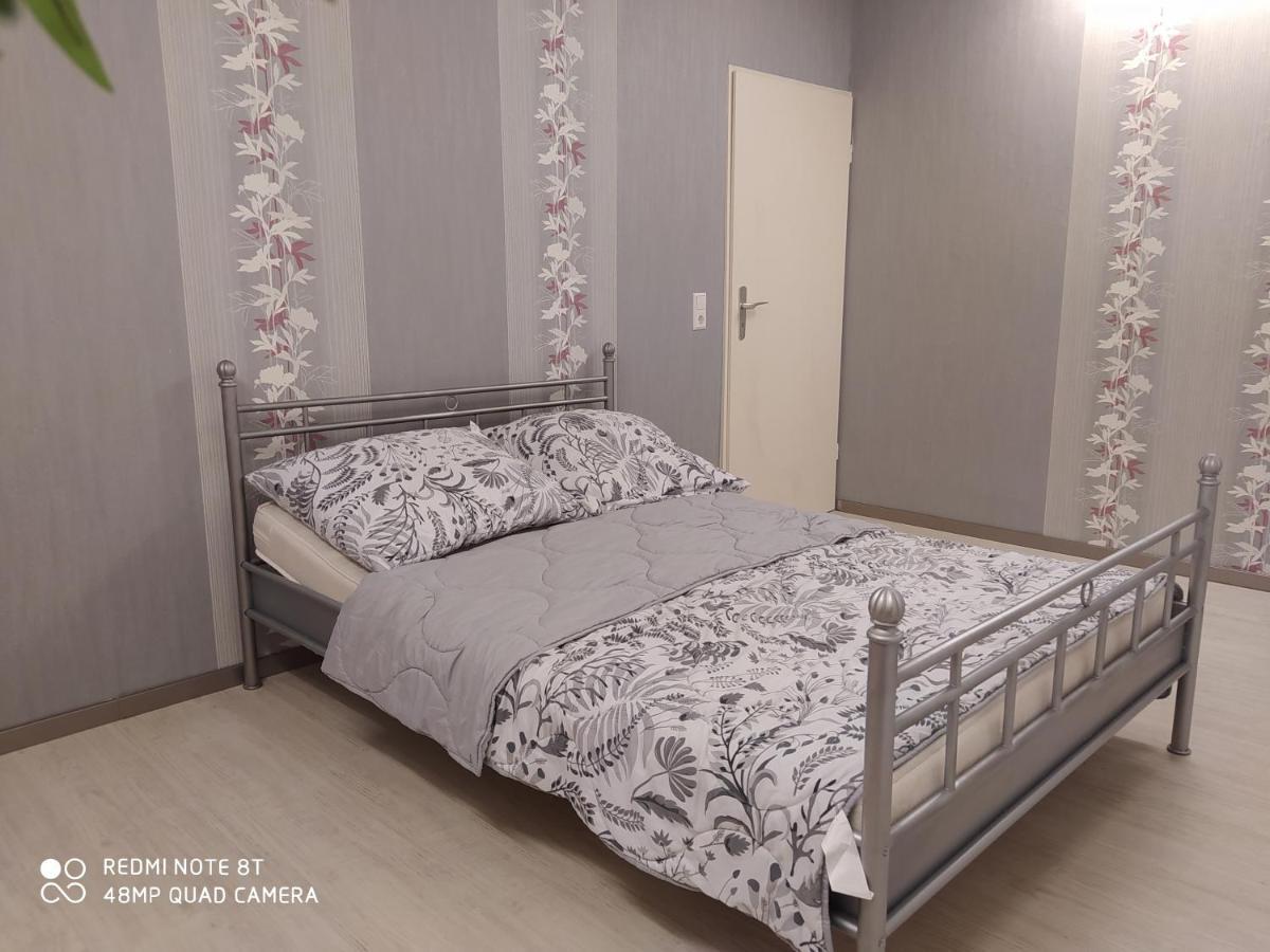 Park Villa Ferienwohnung Mit Pool Und 3 Schlafzimmer Uelzen Eksteriør bilde