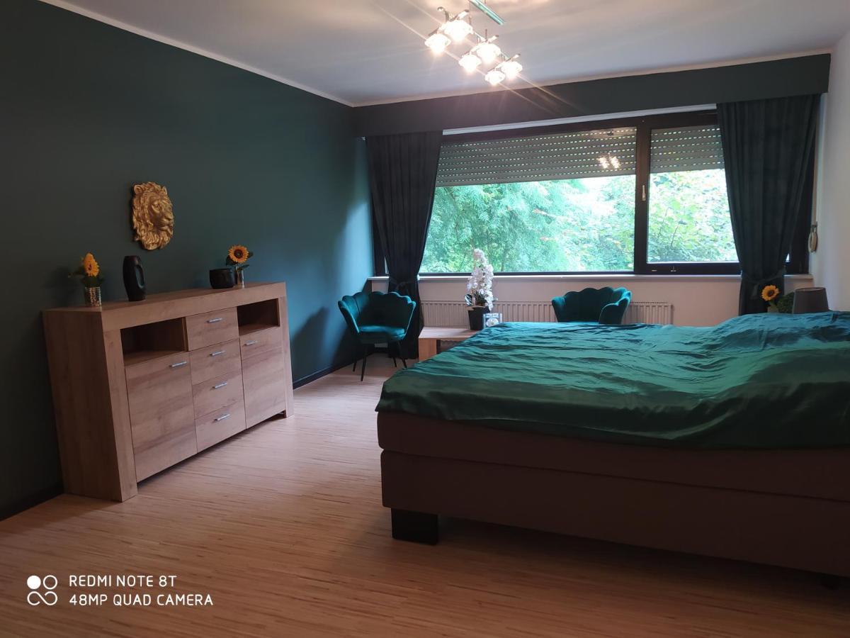 Park Villa Ferienwohnung Mit Pool Und 3 Schlafzimmer Uelzen Eksteriør bilde