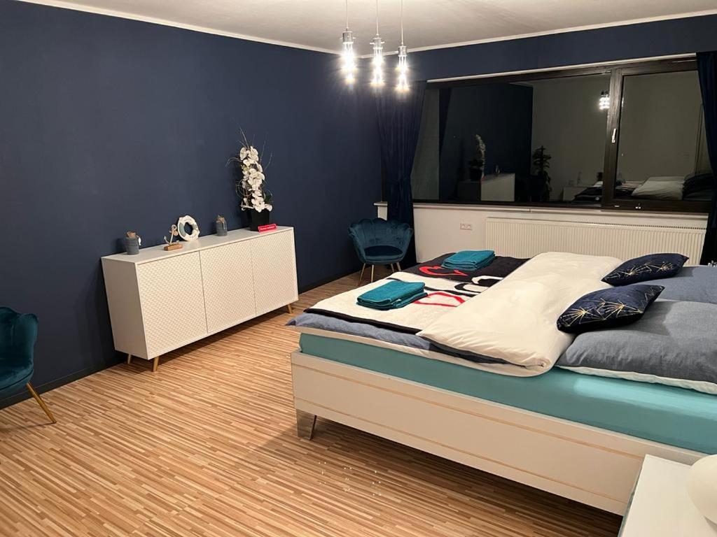 Park Villa Ferienwohnung Mit Pool Und 3 Schlafzimmer Uelzen Eksteriør bilde