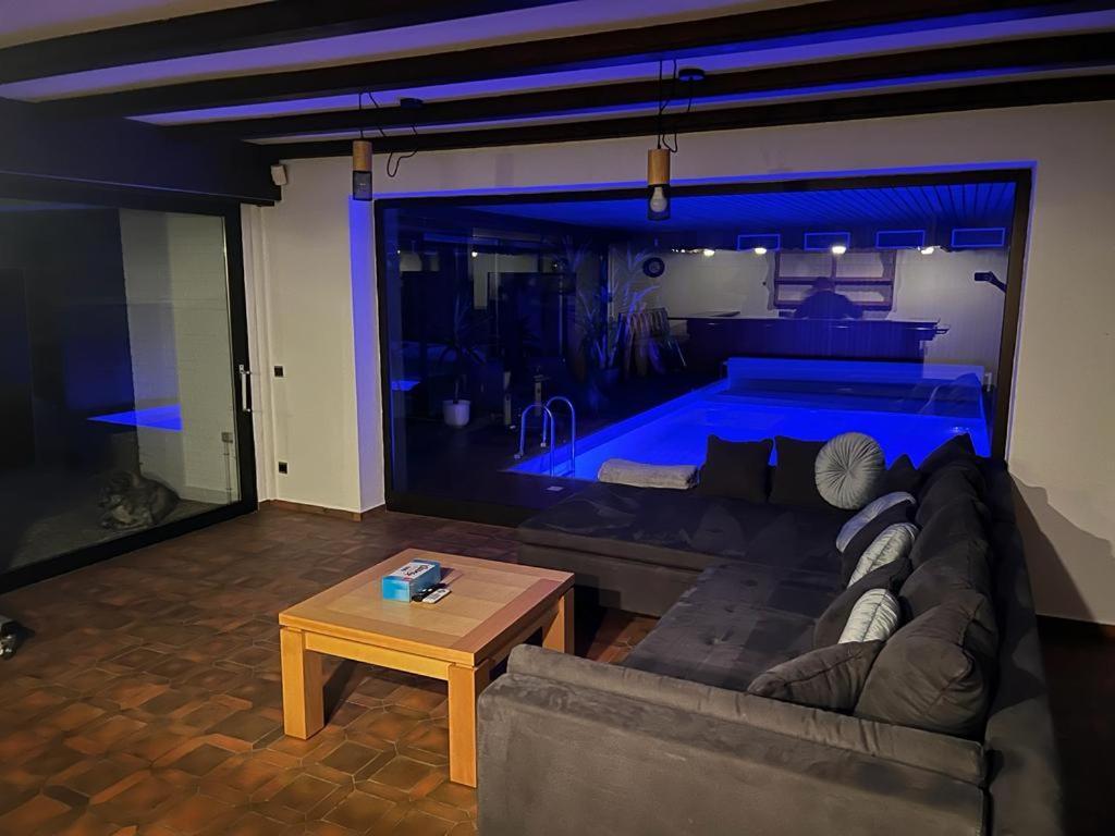Park Villa Ferienwohnung Mit Pool Und 3 Schlafzimmer Uelzen Eksteriør bilde